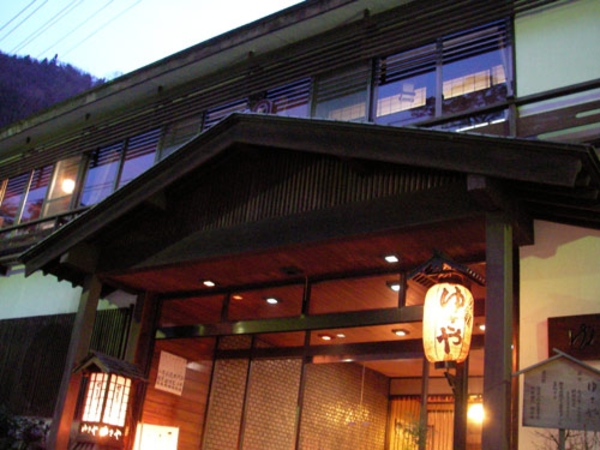 元祖うなぎの湯の宿　ゆさや　玄関