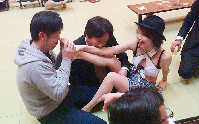 和倉温泉│ソフトコンパニオン│盛り上げ上手な女の子との楽しい宴会の宴会の様子
