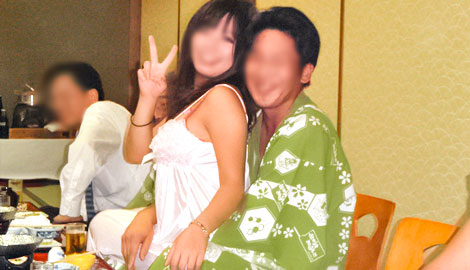 コンパニオン宴会中