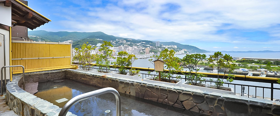 熱海温泉の旅館の露天風呂