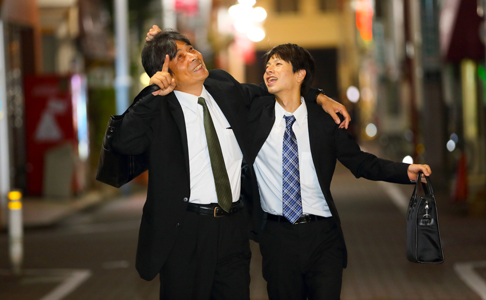 男同士での飲み歩き