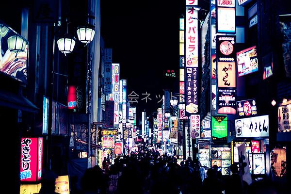 繁華街の様子