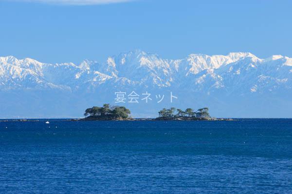 海に浮かぶ島