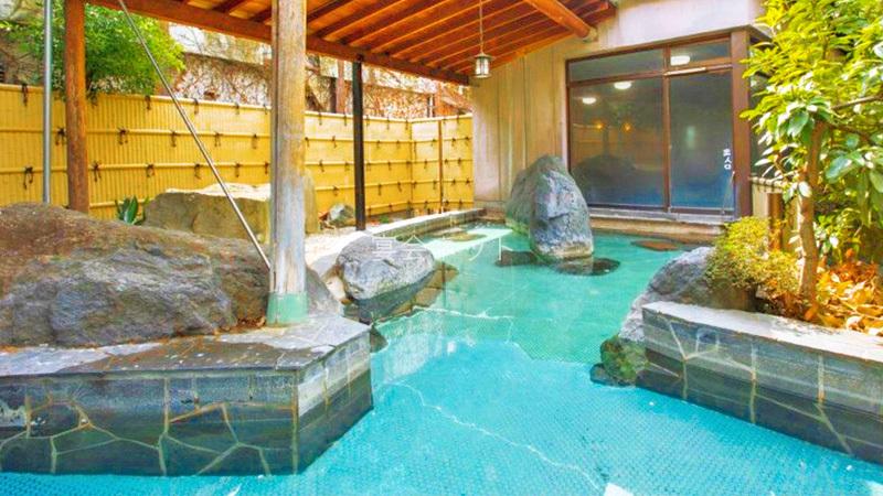 ホテル平安の露天風呂