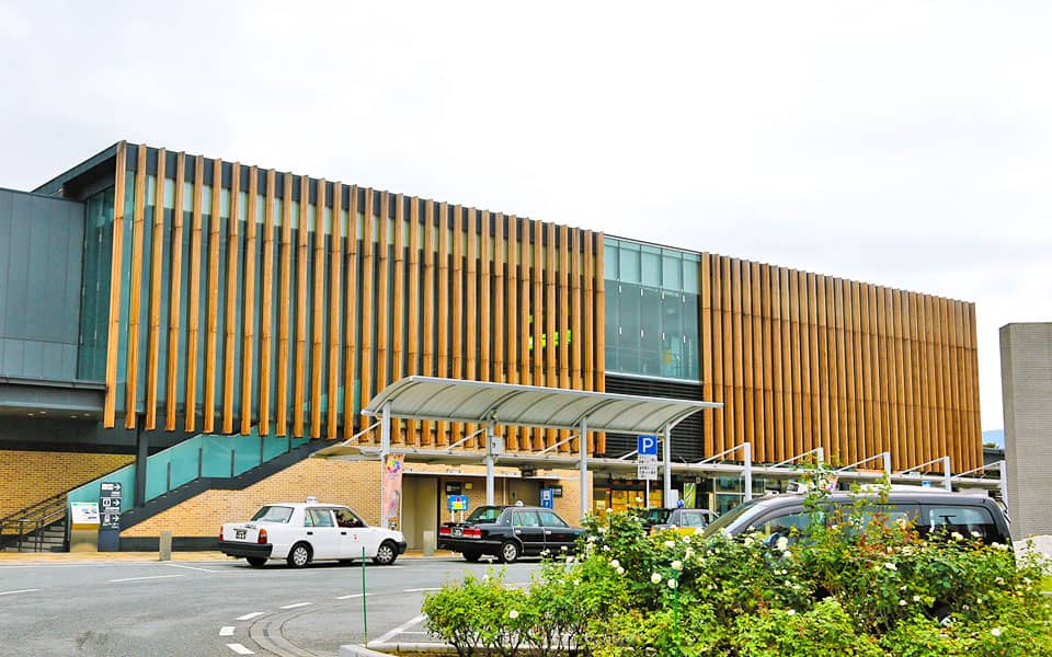 石和温泉駅