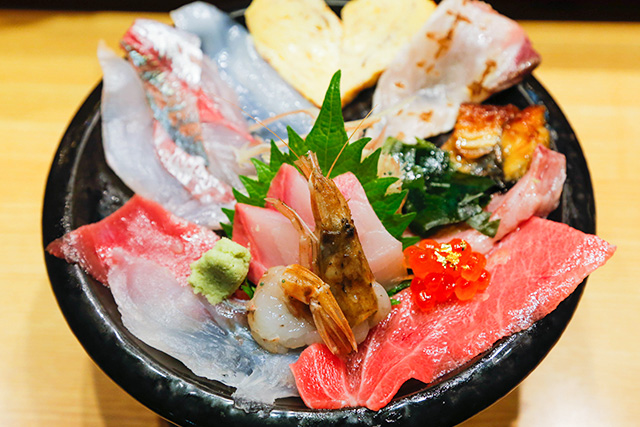 近江町市場の海鮮丼