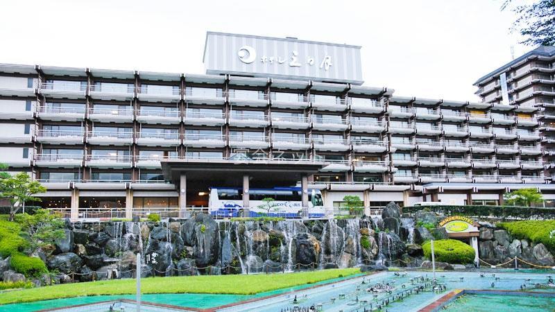 鬼怒川温泉きぬ川ホテル三日月の外観