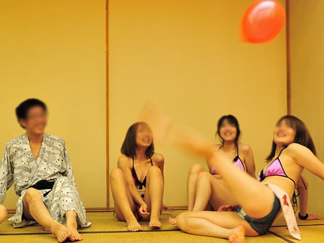 ピンクコンパニオン宴会