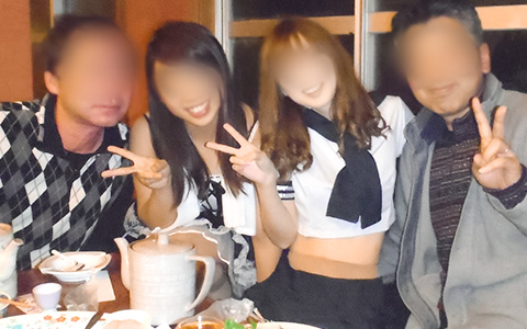 貸別荘宴会様子