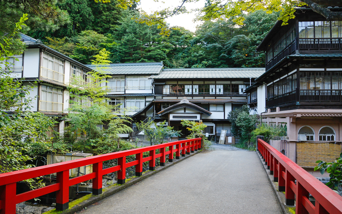 四万温泉