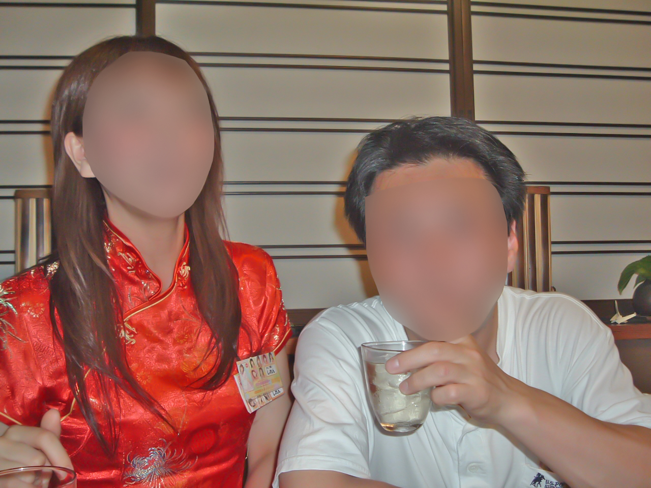 チャイナドレスで接待