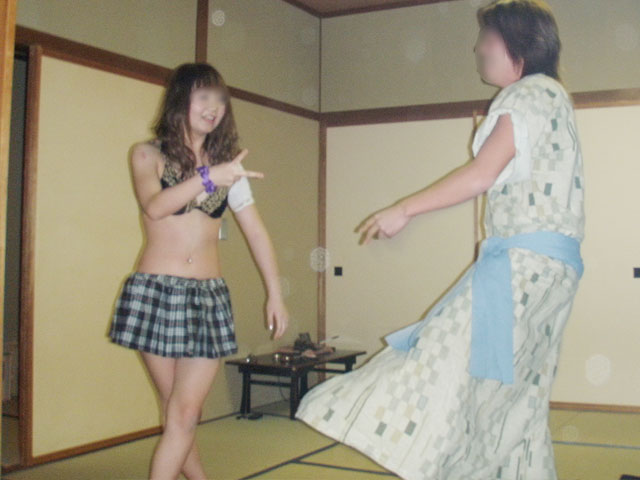 コンパニオンと野球拳