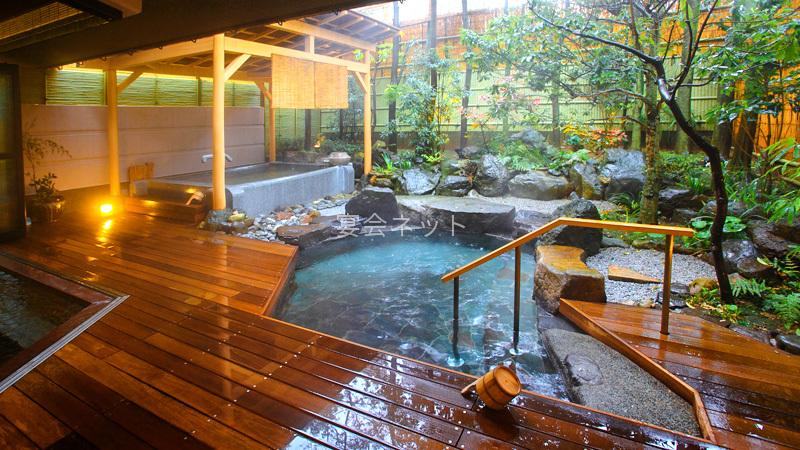 山代温泉旅館の露天風呂
