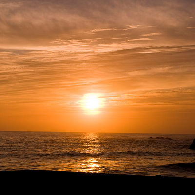 館内からの夕日 - 石丸