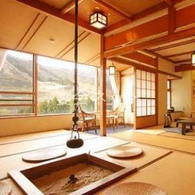 囲炉裏の間付き客室