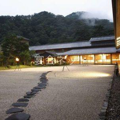 中庭 - 佳松園