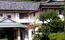 外観 - 陽気館