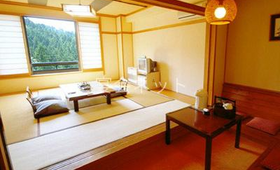 談話室付のゆったりした客室 - 渓雲閣