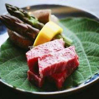 信州アルプス牛のステーキ - 渋ホテル