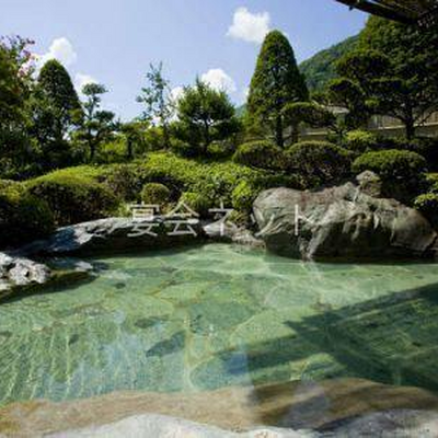 庭園露天風呂 - ユルイの宿　恵山