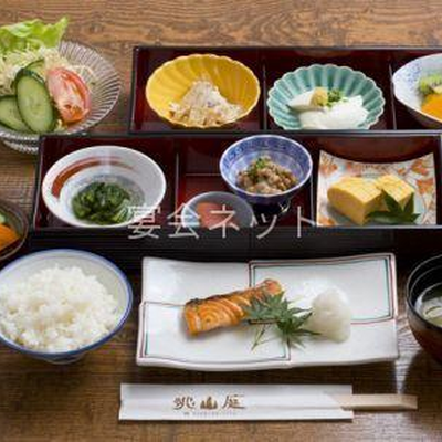 朝食 - 眺山庭