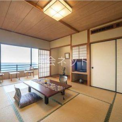 和室10畳（バス、トイレ付） - 新八屋