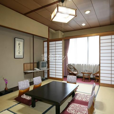 ホテル三泉閣の部屋