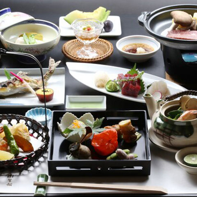 料理 潮生館